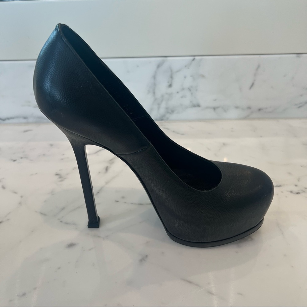 Yves Saint Laurent boack  Tribtoo platform pumps size 7 1/2